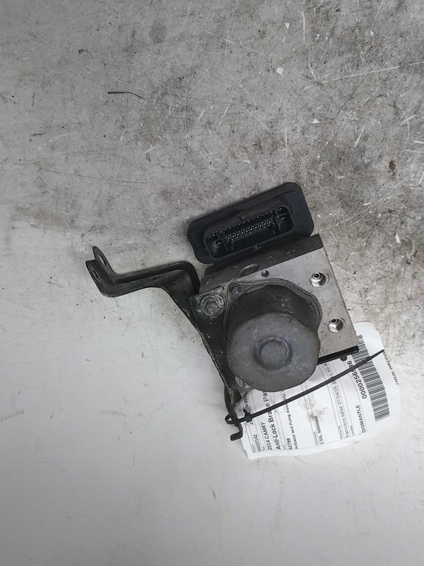 Used ABS Pump and Motor Assembly fits: 2014 Toyota Camry Actuator and Pump Assem