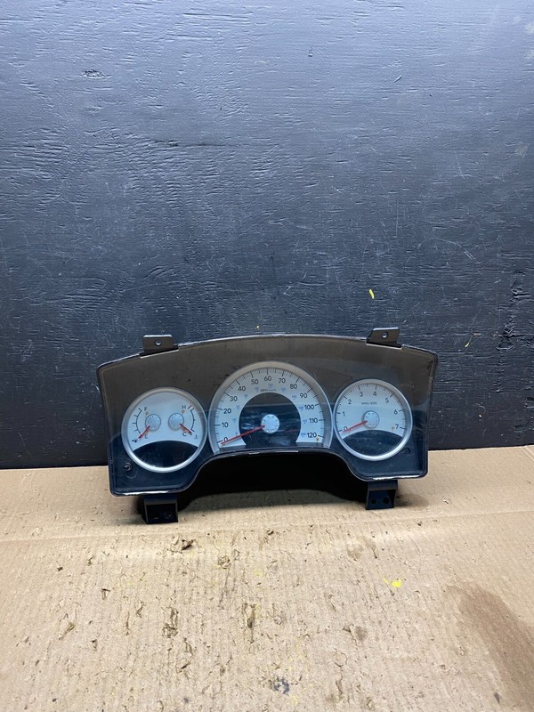 2004 Dodge Durango Speedometer Instrument Cluster Gauge M8590 PS