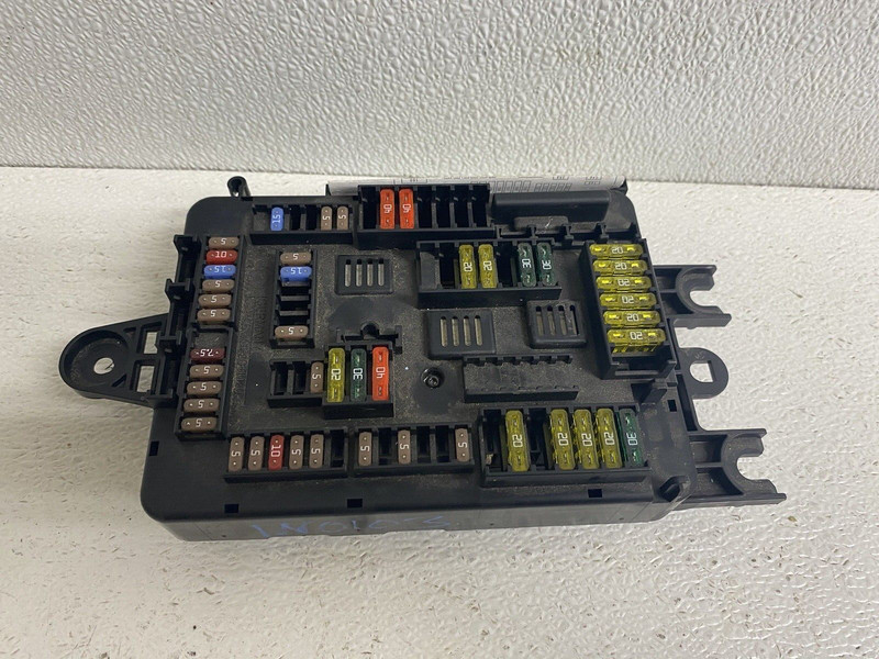 2013 BMW 328i AWD Sedan Fuse Box Relay Panel Power Relays Fuses Junction