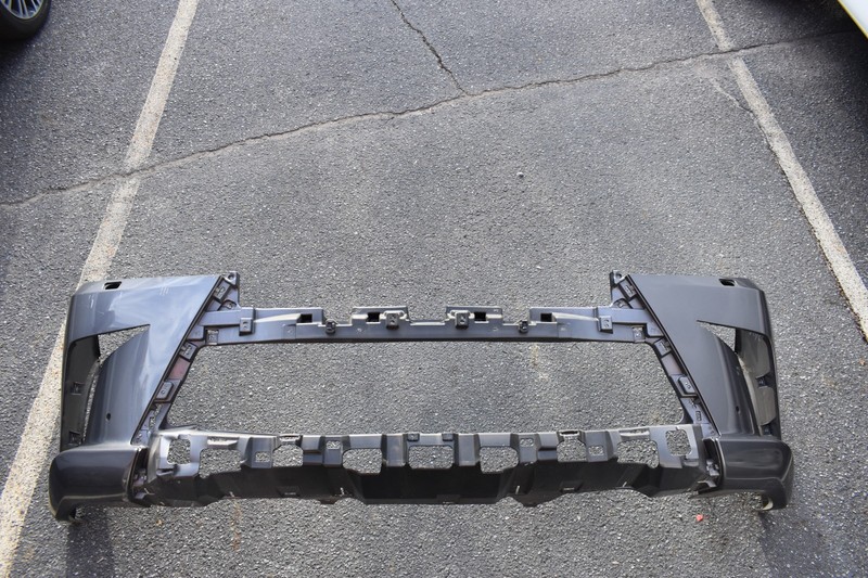 2016-2019 Lexus LX570 Front Bumper Cover OEM 52119-60A70