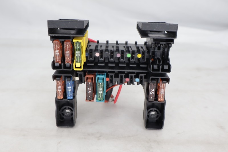 2007-2013 MERCEDES W216 W221 CL550 S550 Front Right Dashboard Dash Fuse Box OEM