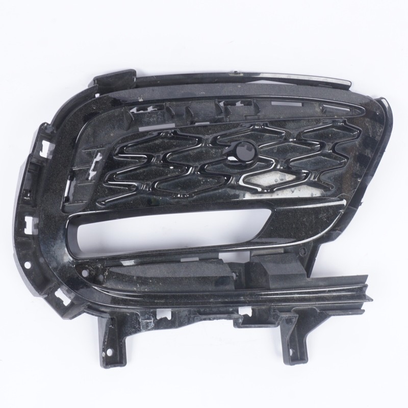 2021 - 2025 CHRYSLER PACIFICA RIGHT FOG LAMP BEZEL PN:6WF68TRMAC OEM