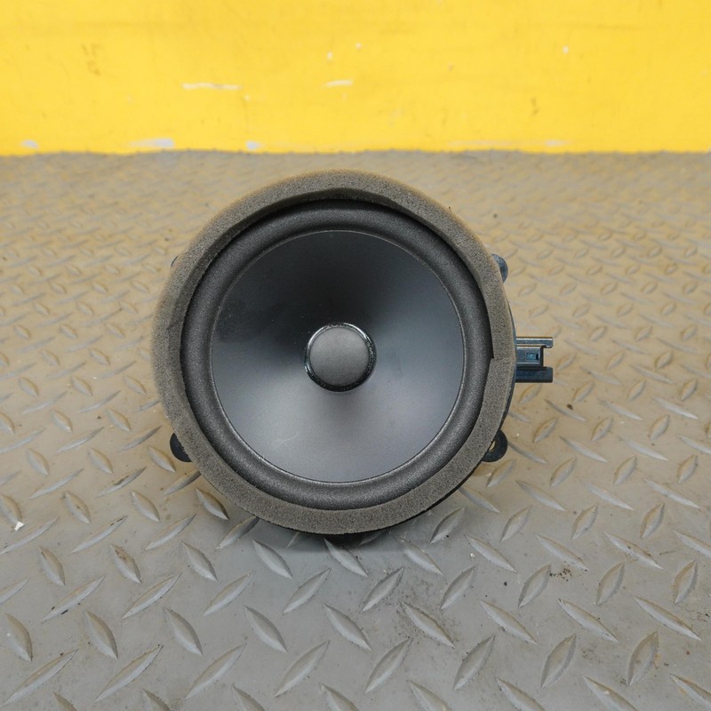 2019-2022 VOLVO XC40 REAR RIGHT SIDE DOOR AUDIO SOUND SPEAKER OEM 31489043