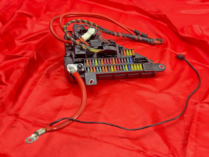 BMW E60 E63 E64 5/6 Series Rear Power Distribution Fuse Terminal Box Panel OEM ✅