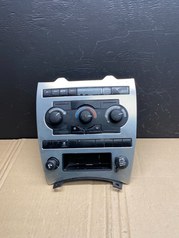 2005 2006 2007 Jeep Commander Grand Cherokee A/C Climate Control Bezel AB8690 DG