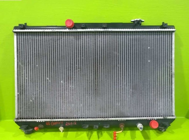 97 98 99 00 01 TOYOTA CAMRY LE 2.2L AT RADIATOR OEM 2363-12