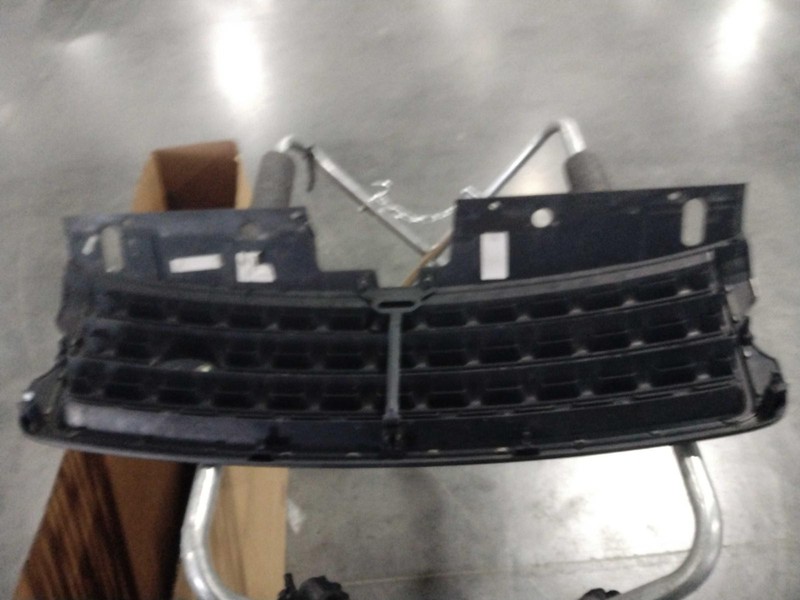 Used Front Grille fits: 2016 Land rover Range rover Base Front Grade A