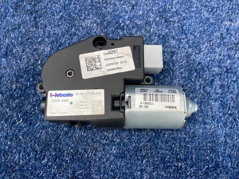 16–19 Buick Cascada Convertible Top Rear Stowage Compartment Actuator Motor OEM