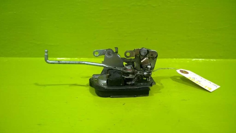 99 00 01 02 TRACKER PASSENGER RIGHT REAR MANUAL DOOR LOCK LATCH OEM 3021-19