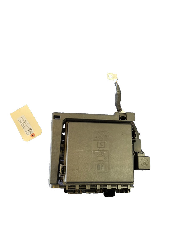 Used Oem Cadillac Engine Fuse Relay Junction Box for 2020-2025 XT5 2.0L FWD