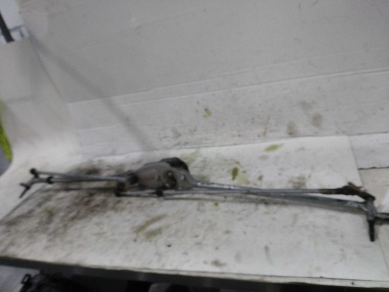 2018 Chevrolet Cruze Windshield Wiper Motor OEM 39034608 97K Miles