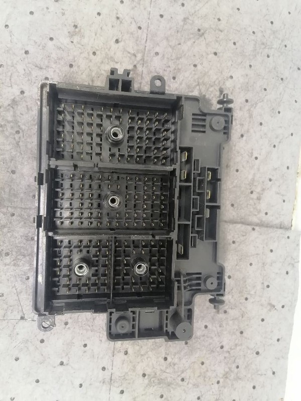 Fuse Junction Box Engine Fits 03-07 HUMMER H2 1703683