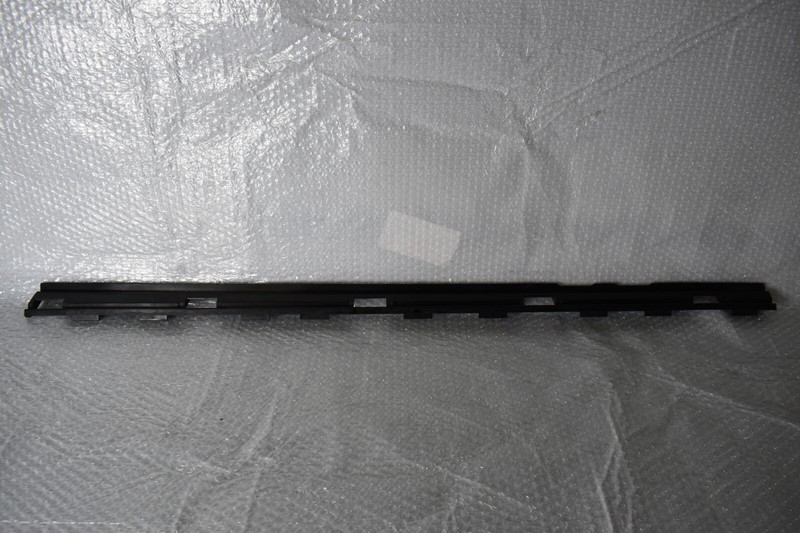 MERCEDES GLE450 V167 FRONT LEFT SKIRT ROCKER BRACKET OEM A1676988001 2020 - 2024