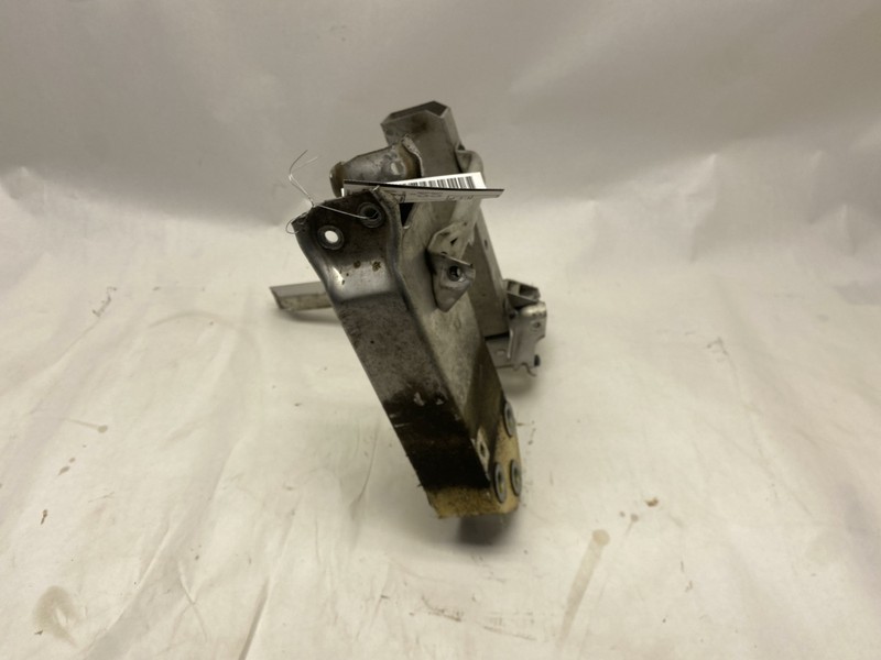 2011-2016 BMW 550I FRONT LEFT SIDE BUMPER REINFORCEMENT BRACKET SUPPORT OEM
