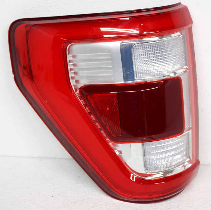 OEM Left Driver Side LED Tail Lamp For Ford F150 pickup ML3Z-13405-D Lens Chip