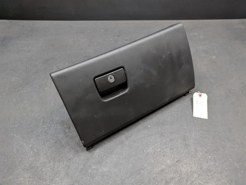 Glove Box Door 2017 Chevrolet Camaro 84208163 2016 2018 2019 2020 2021 2022 X