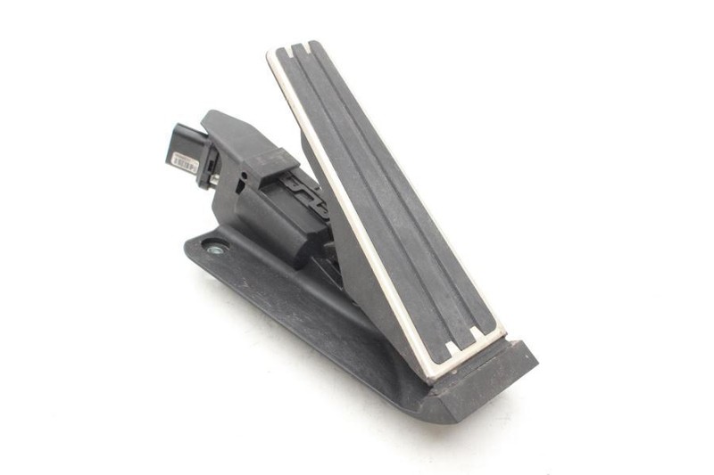 10-16 PANAMERA Turbo AWD Accelerator Pedal 97042302100