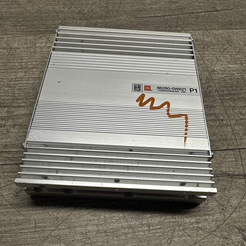 862800W621 I 10-12 TOYOTA PRIUS RADIO AUDIO STEREO AMPLIFIER JBL HARMAN/BECKER