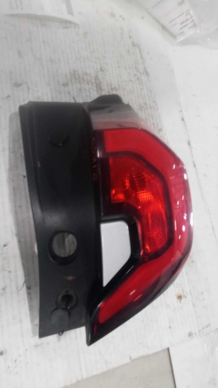 2019 GMC Terrain Right Tail Light Assembly Silver OEM 700201 Used 188K Miles