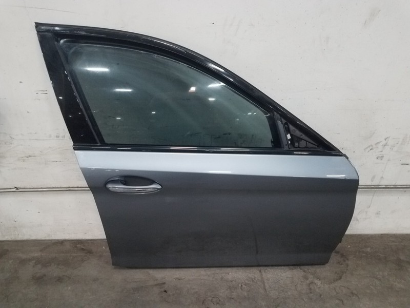 2018 BMW M5 F90 Right Front Passenger Door - * #2469 Z7