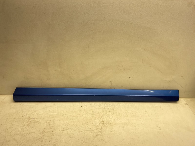 2016-2019 BMW X1 M MODEL RIGHT PASSENGER SIDE FRONT DOOR EXTERIOR LOWER TRIM