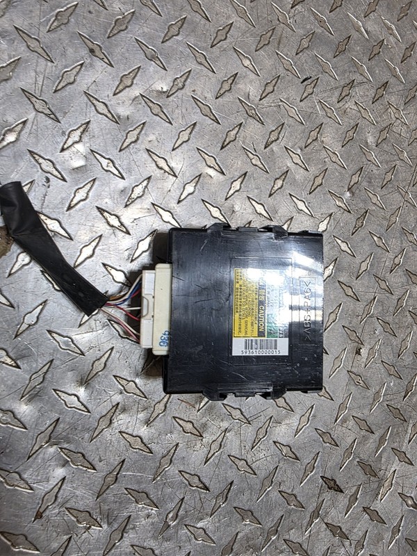 09-12 RAV4 Transfer Case Control Module Right Hand Dash 89630-42040
