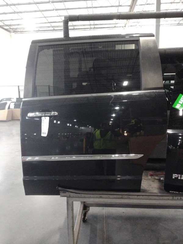 2014 Chrysler Town & Country Left Door Black 4DR Van OEM Used Part 622008