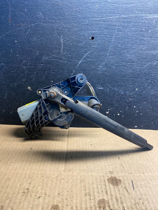 2007 to 2010 Ford Edge Licnoln MKX Rear Windshield Wiper Motor OEM Z9025 DG