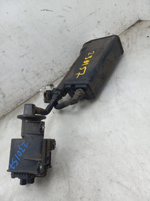 19 TOYOTA CAMRY SE 2.5L FUEL VAPOR CANISTER