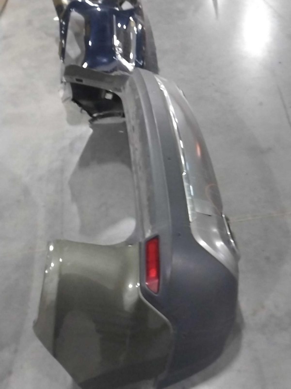 2019 Jeep Cherokee Green Bumper Assembly OEM Used Scratches & Scuffs