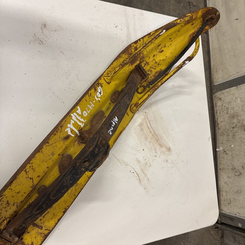 1960’s ??Ski-Doo Alpine 640 Vintage Snowmobile front metal ski and suspension