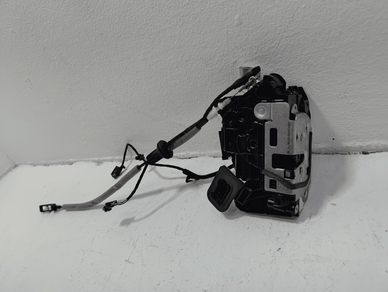 2018-2025 VOLKSWAGEN ATLAS REAR DRIVER SIDE DOOR LOCK LATCH ACTUATOR OEM