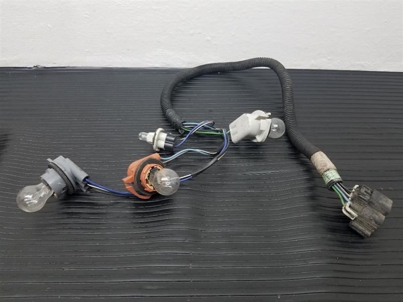 02-06 Cadillac Escalade Right Passenger Tail Light Wire Harness OEM 16526129