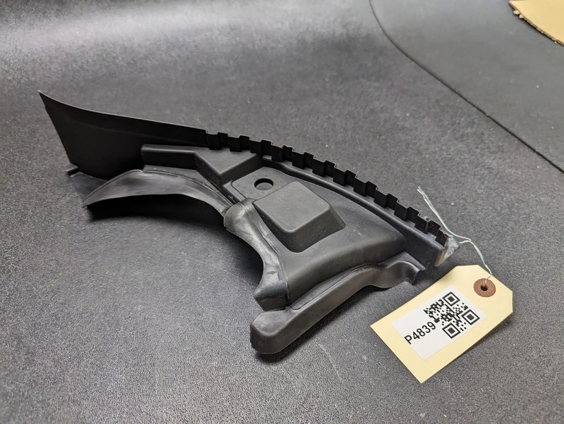 Hood Right Support Bracket 2022 BMW X1 51765A04E72 2016 2017 2018 2019 2020 2021