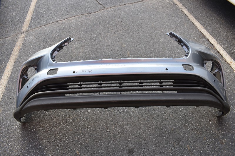 2020 2021 TOYOTA HIGHLANDER FRONT BUMPER COVER OEM