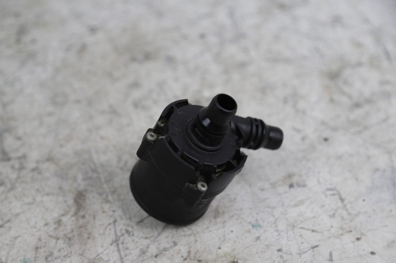 BMW 5/7 Series G12 G30 Engine Coolant Water Pump OEM Bosch 2017-2020 Kit