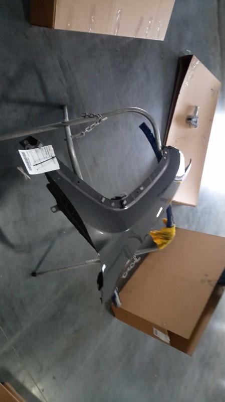 2019 Jeep Cherokee Left Fender Grey OEM SCRATCHED SLIGHT BEND 696590