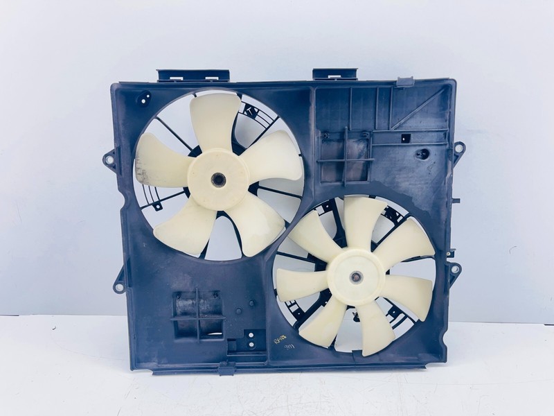 07-13 CADILLAC CTS RADIATOR COOLING FAN MOTOR ASSEMBLY BEHIND RADIATOR OEM