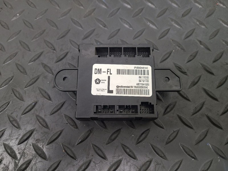 2020 Chrysler Pacifica Front Left Door Locking Control Module OEM 68424451AC