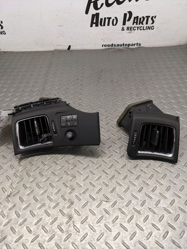 08-13 CADILLAC CTS FRONT DASH AIR VENT GRILLE TRIM SET PAIR, OEM 1185834