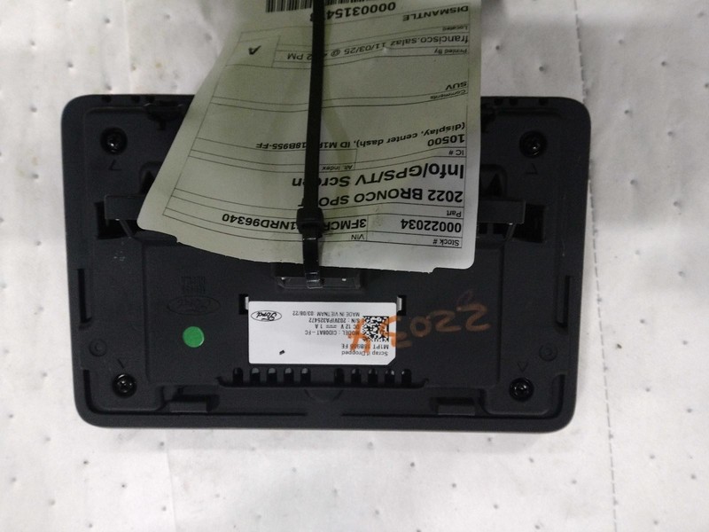 Used Front Center Infotainment Display fits: 2022 Ford Bronco sport display cent