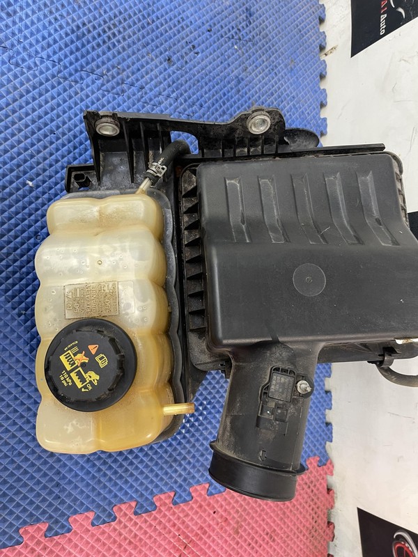 11-17 Ford F150 3.5 Turbo Air Cleaner Box With Coolant Bottle Oem Tested