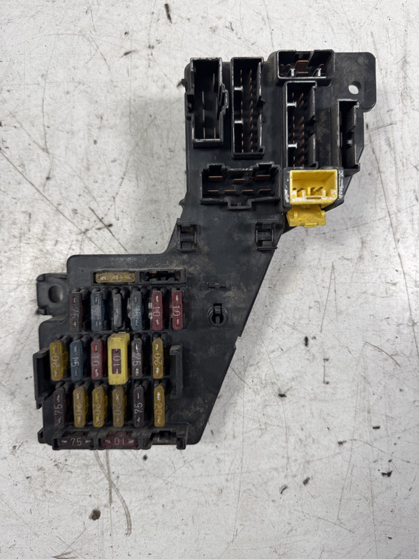 87-90 Acura Legend Fuse Box Assembly 38200-SG0-A84 OEM