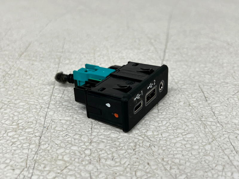 ⭐2016-2020 INFINITI Q50 Q60 AUXILIARY CHARGER CONTROL MODULE ASSY OEM LOT2592