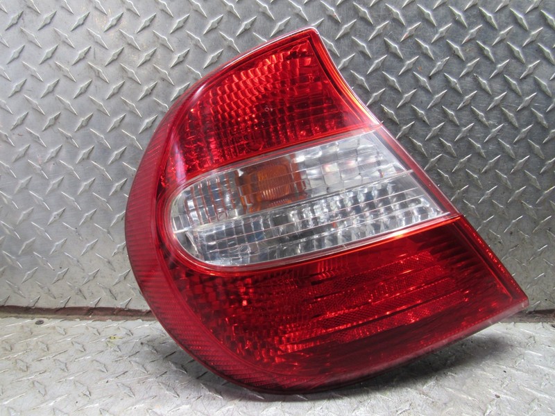 2002 2003 2004 TOYOTA CAMRY LEFT REAR DRIVER TAIL LAMP LIGHT
