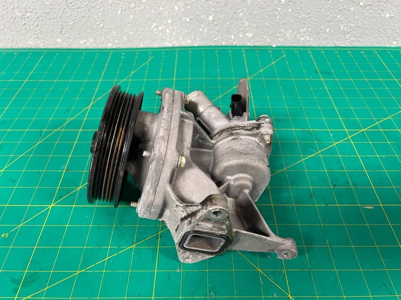 13-16 Cadillac ATS 2.5L. WATER COOLANT PUMP OEM