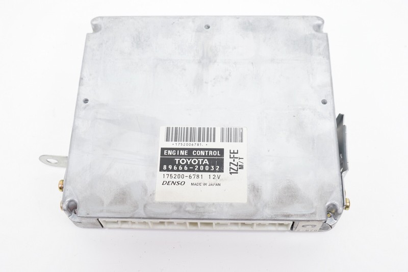 TOYOTA CELICA GT ECM Engine Control Module Computer M/T OEM 2001 2002