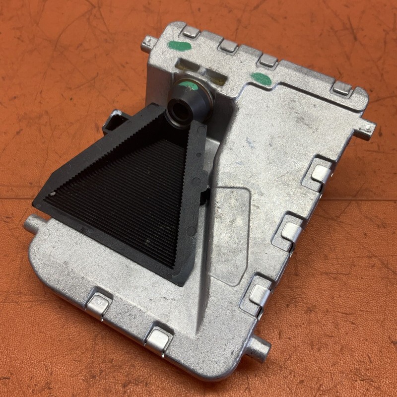0009000209 | 14-20 Mercedes E350 CLS550 E550 Active Lane Assist Front Camera OEM