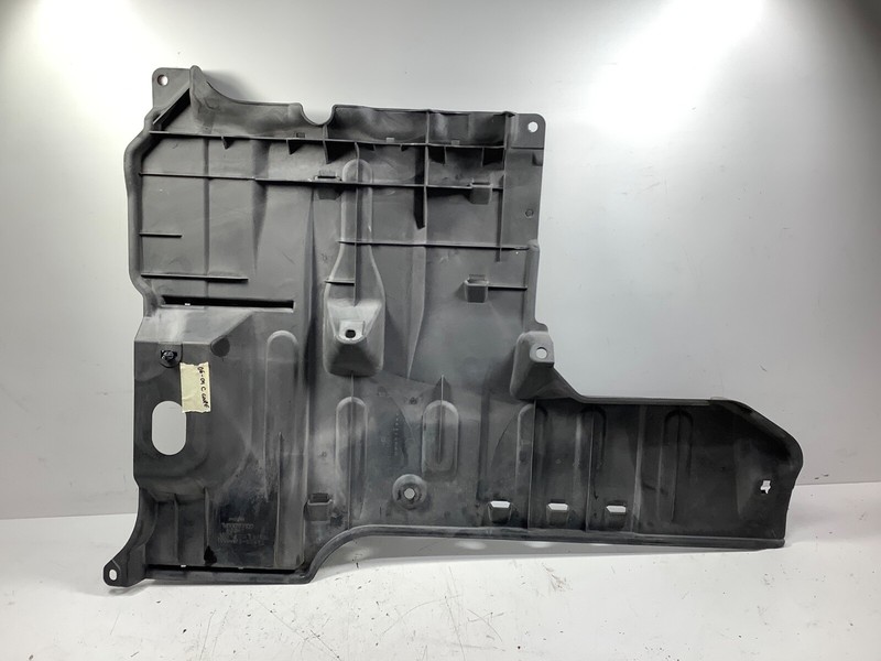 06-011 Honda Civic Lower Mid Engine Splash Shield Guard Cover 74626-SVA-A00 OEM