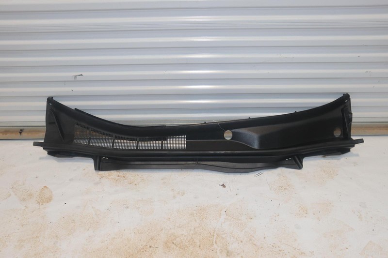 2013-2018 LEXUS ES300H FRONT WINDSHIELD WIPER COWL VENT GRILL PANEL COVER OEM